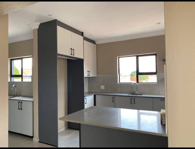 3 BEDROOM PROPERTY TO RENT IN CHROOM PARK